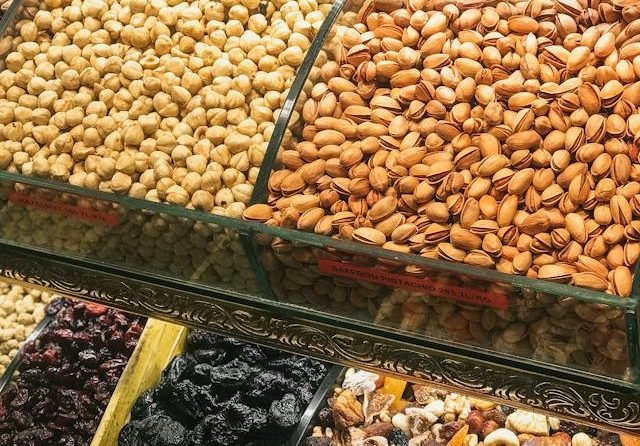 Nuci și semințe fără sare și ulei: Alegeri de viață sănătoasă