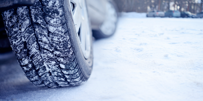 Adevăr sau mit? Cauciucurile de iarnă reduc distanța de frânare la temperaturi scăzute